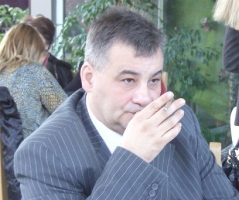 Metin Cerchez, condamnat la 1 an de închisoare pentru profanare de morminte